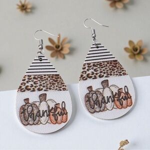 🧡🆕🧡Leopard and Stripe Teardrop “Thanks” Earrings